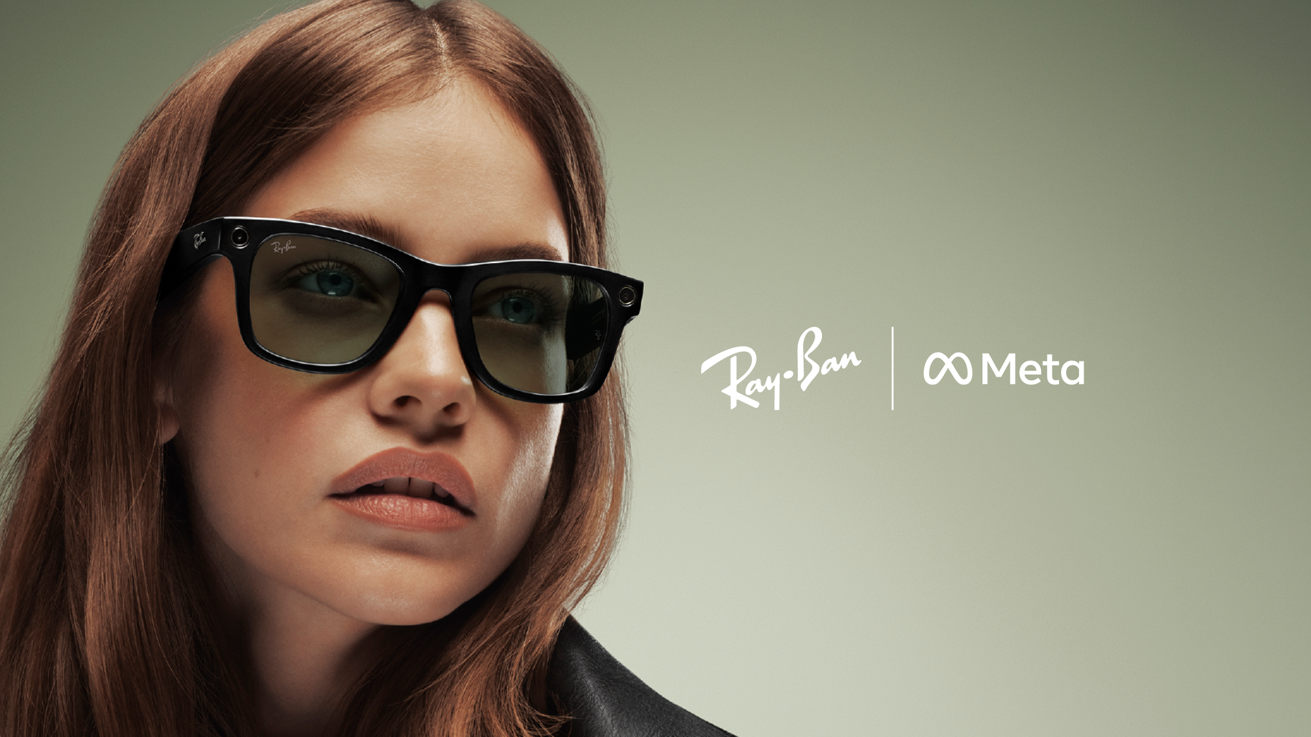 Ray-Ban Meta -tekoälylasit päässä oleva nainen